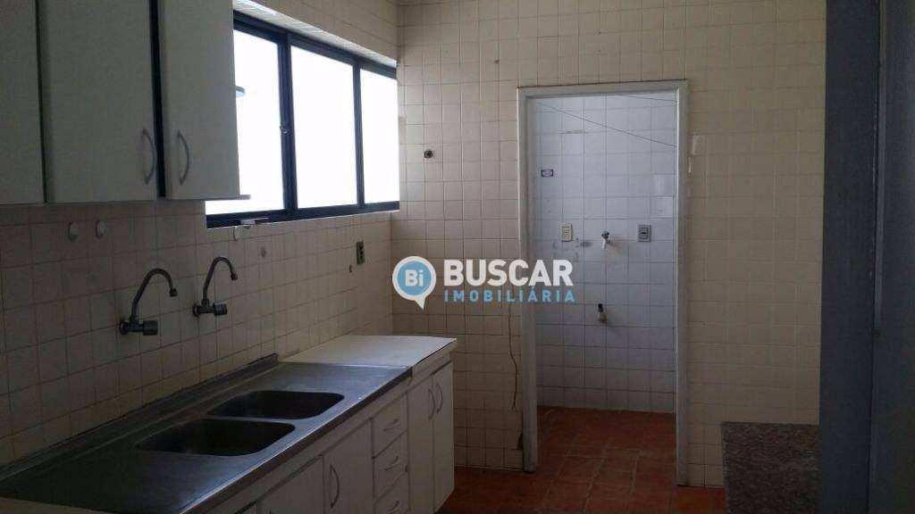 Apartamento à venda com 3 quartos, 140m² - Foto 15