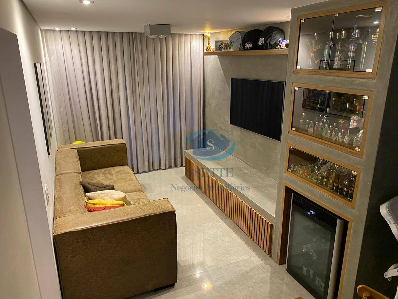 Apartamento à venda com 2 quartos, 69m² - Foto 1