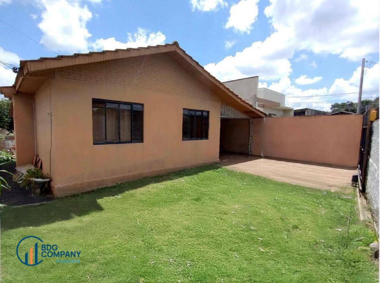 Casa à venda com 2 quartos, 90m² - Foto 2