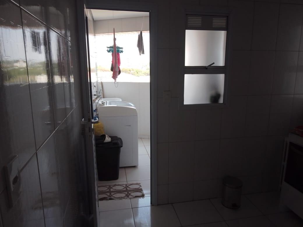 Apartamento à venda com 3 quartos, 97m² - Foto 10