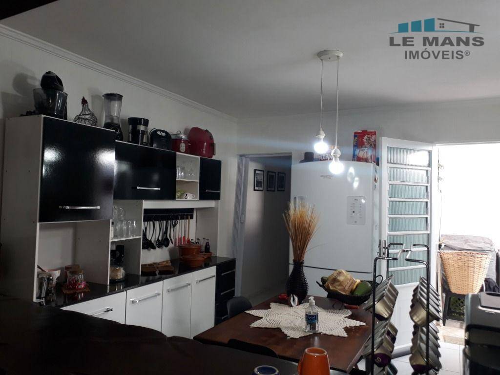 Casa à venda com 2 quartos, 69m² - Foto 12