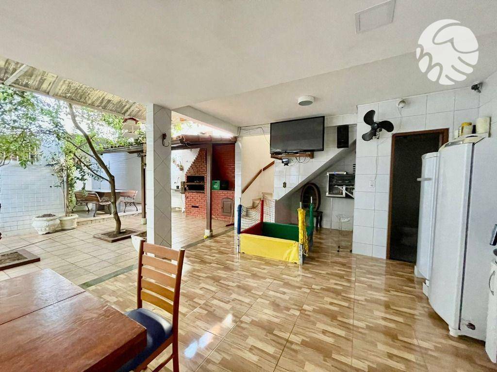 Casa à venda com 6 quartos, 428m² - Foto 26