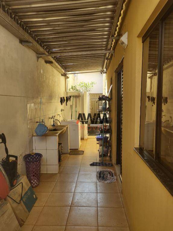 Sobrado à venda com 4 quartos, 309m² - Foto 32