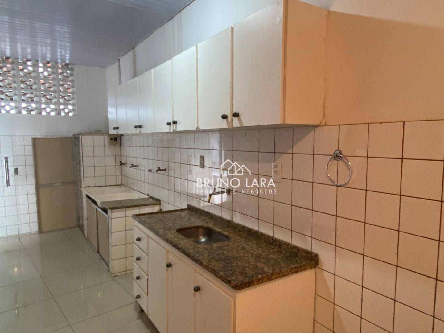 Casa para alugar com 5 quartos, 150m² - Foto 12