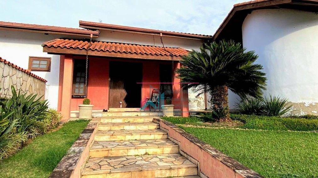 Casa à venda e aluguel com 3 quartos, 309m² - Foto 2