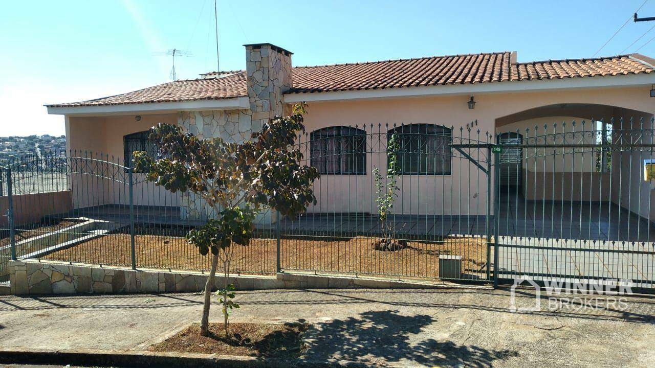 Casa à venda e aluguel com 6 quartos, 344m² - Foto 1