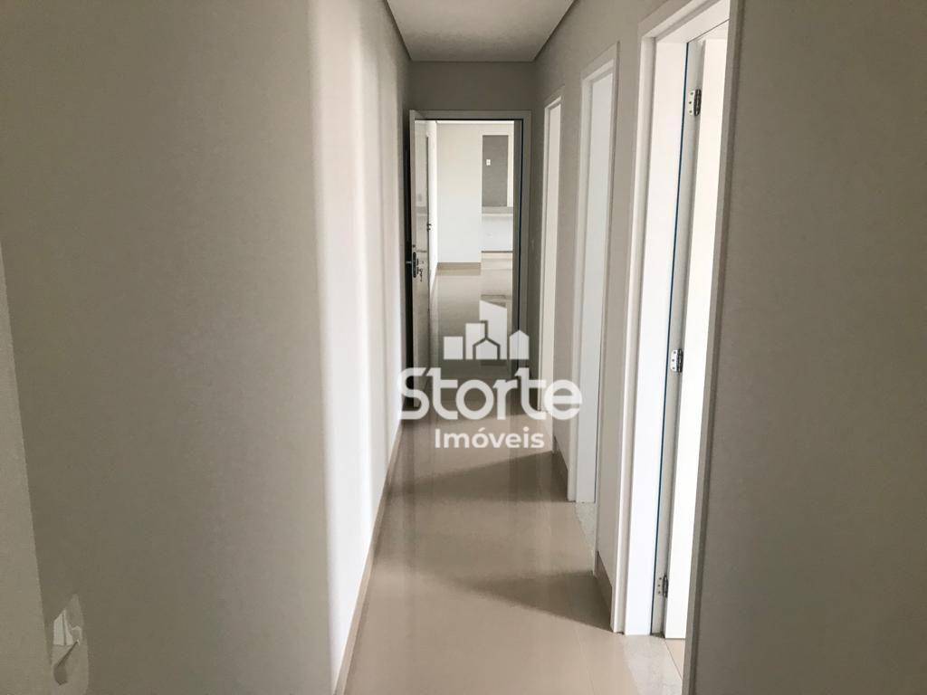 Apartamento à venda com 3 quartos, 119m² - Foto 11