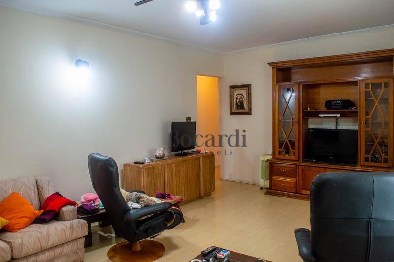 Apartamento à venda com 3 quartos, 130m² - Foto 4