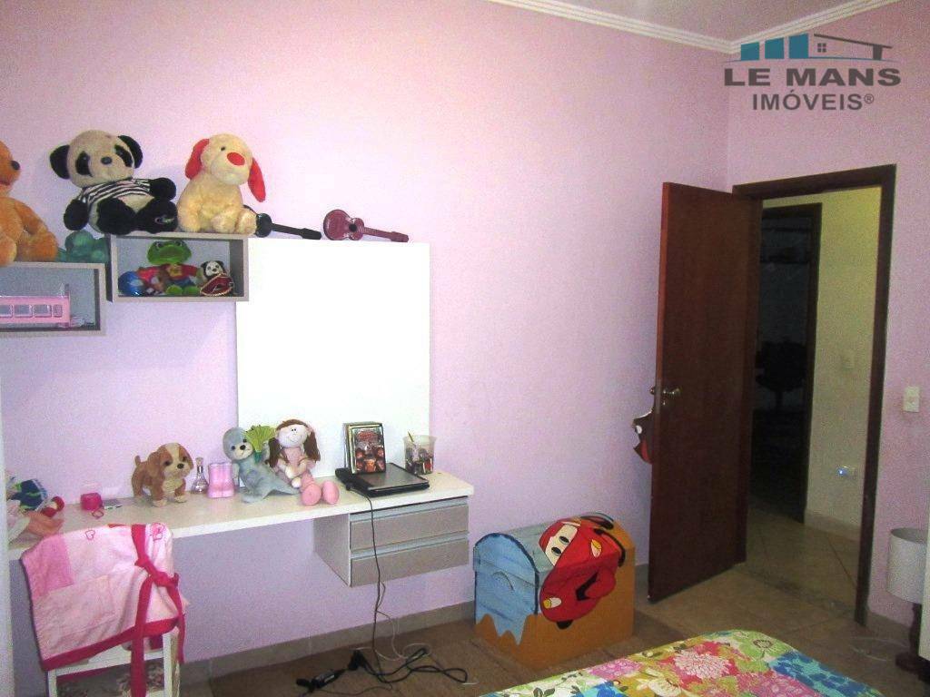 Casa à venda com 3 quartos, 600m² - Foto 20