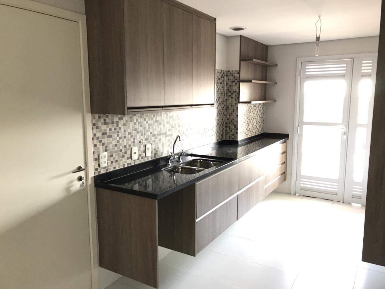 Apartamento à venda com 4 quartos, 211m² - Foto 8