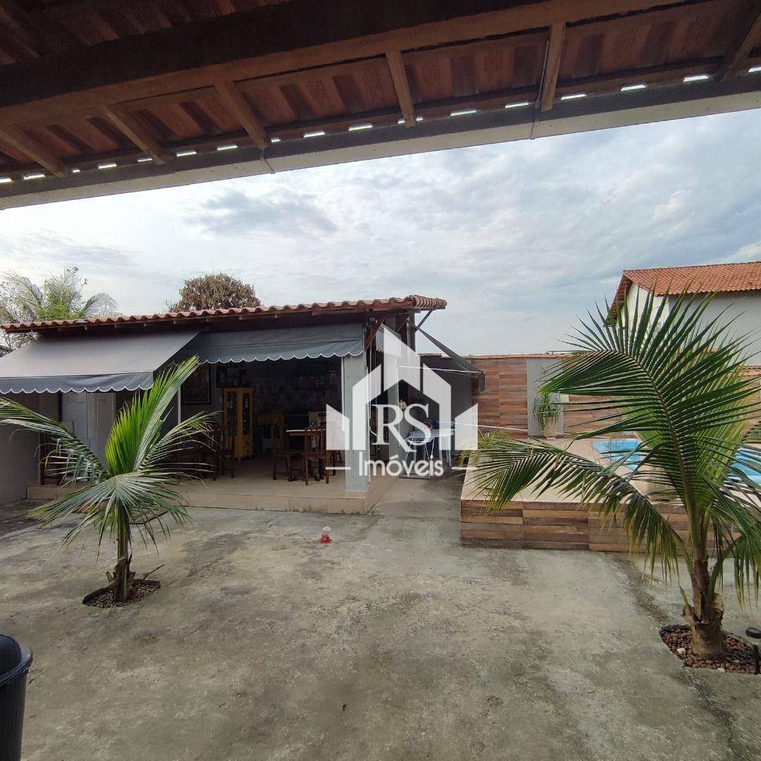 Casa à venda com 3 quartos, 360m² - Foto 1