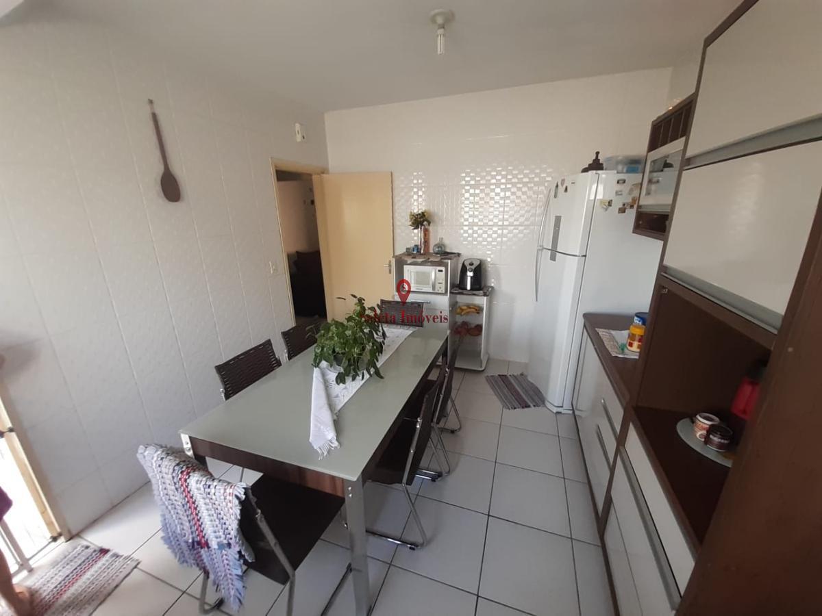 Casa à venda com 2 quartos, 150m² - Foto 11