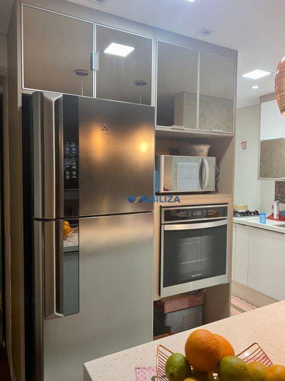 Apartamento à venda com 3 quartos, 81m² - Foto 2