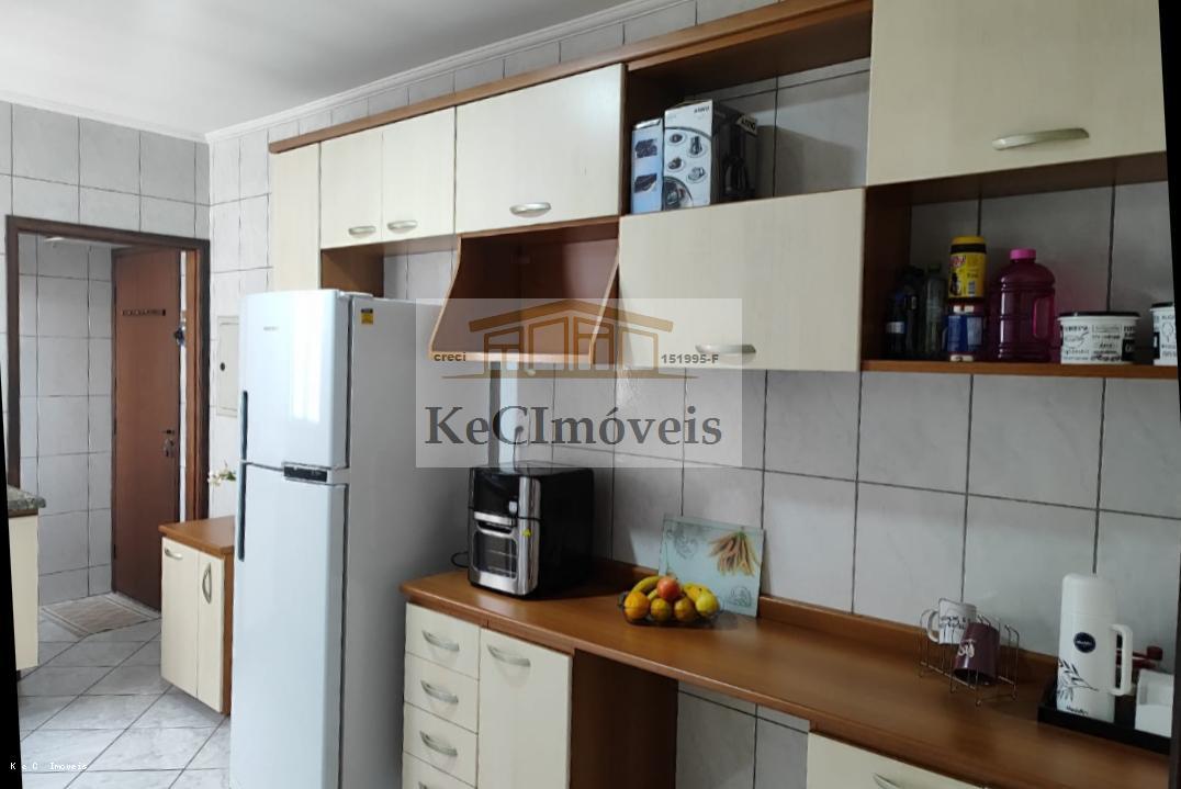 Apartamento à venda com 2 quartos, 72m² - Foto 4