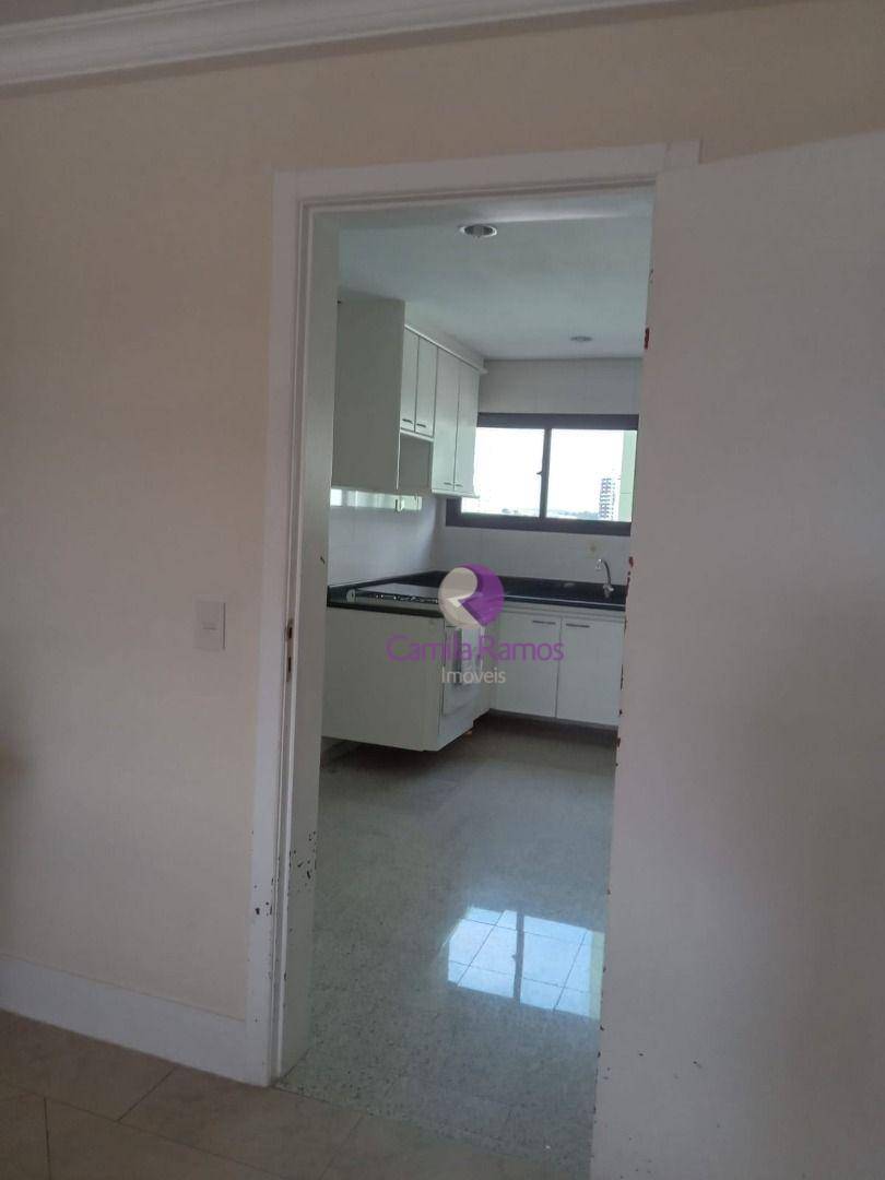 Apartamento à venda com 3 quartos, 140m² - Foto 4