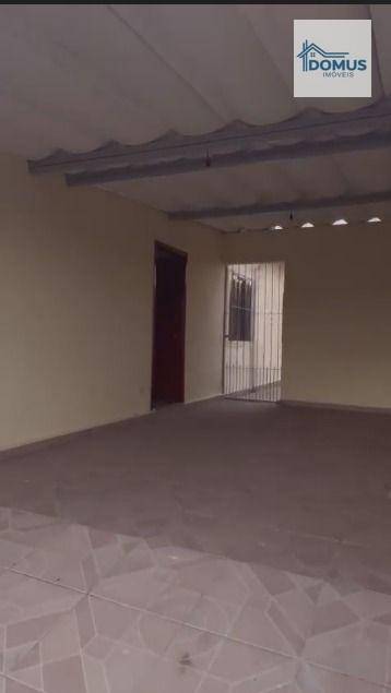 Casa à venda com 2 quartos, 195m² - Foto 2