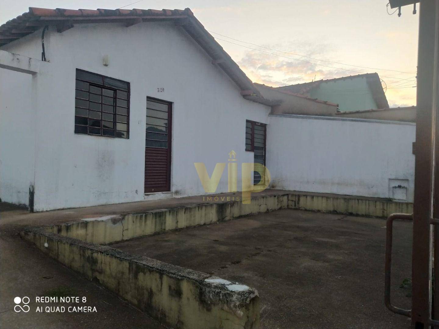 Casa à venda com 2 quartos, 82m² - Foto 2