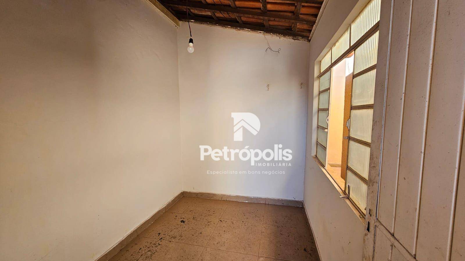 Casa à venda com 4 quartos, 310m² - Foto 18