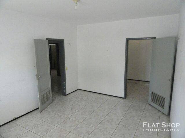 Casa à venda com 5 quartos, 350m² - Foto 11