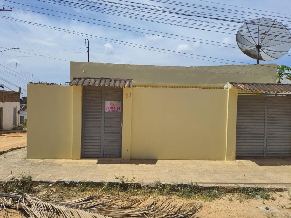 Casa à venda com 2 quartos, 200m² - Foto 2