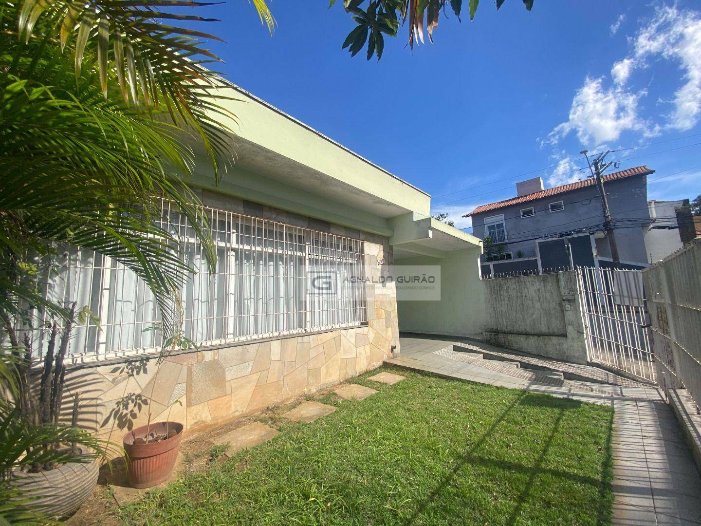 Casa à venda com 3 quartos, 126m² - Foto 1