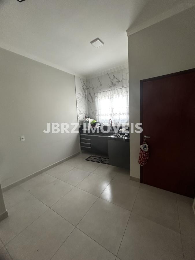 Casa à venda com 2 quartos, 97m² - Foto 1