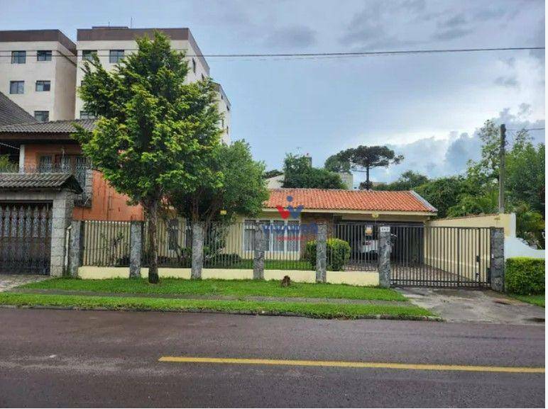 Casa à venda com 3 quartos, 300m² - Foto 2