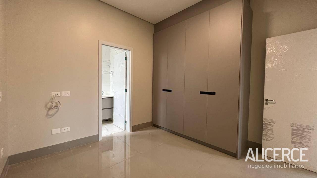 Casa de Condomínio à venda com 4 quartos, 216m² - Foto 16