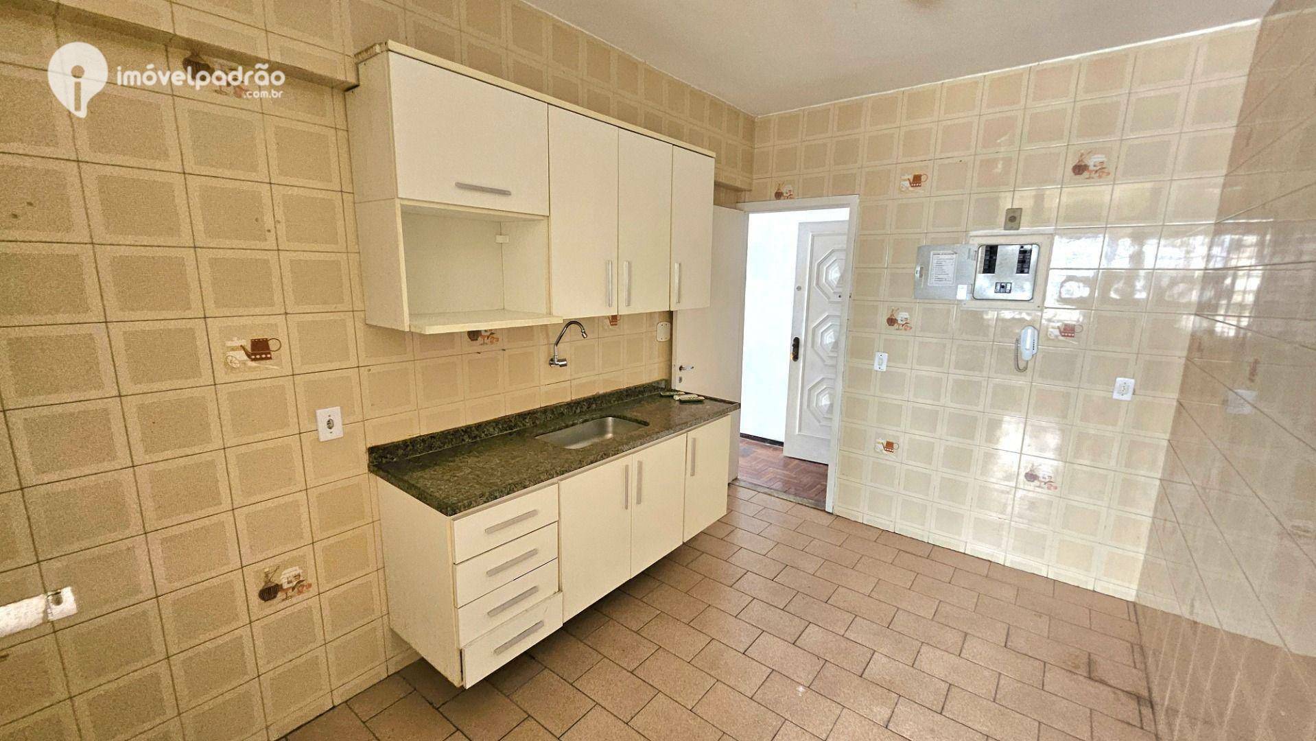 Apartamento para alugar com 3 quartos, 120m² - Foto 11