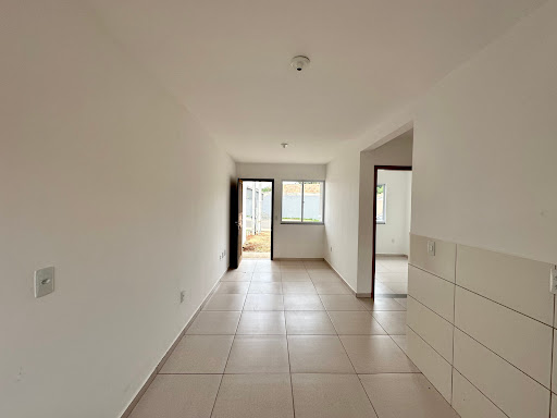 Casa à venda com 2 quartos, 60m² - Foto 4