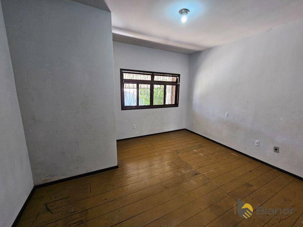 Casa à venda com 2 quartos, 300m² - Foto 23