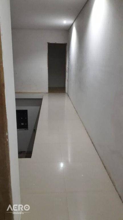 Casa à venda com 4 quartos, 220m² - Foto 16