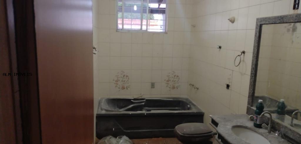 Casa à venda com 3 quartos, 200m² - Foto 2