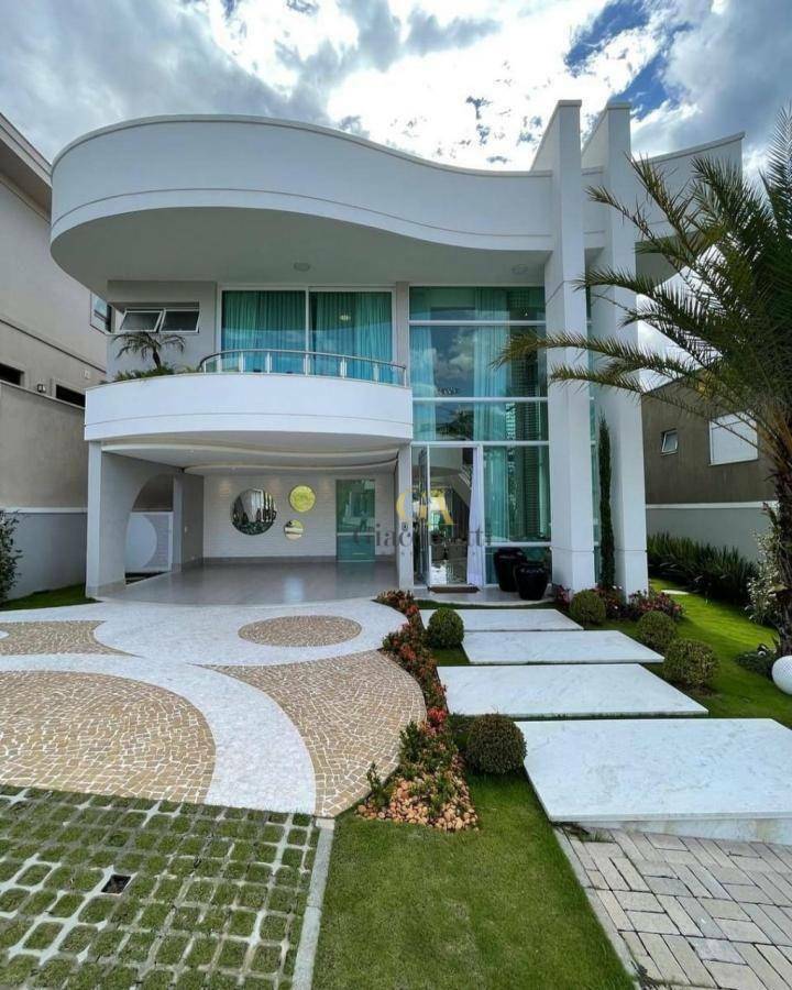 Casa de Condomínio à venda com 4 quartos, 379m² - Foto 1