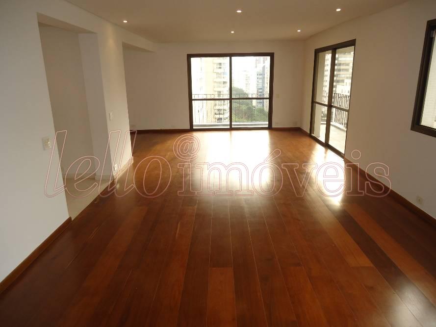 Apartamento para alugar com 3 quartos, 175m² - Foto 2