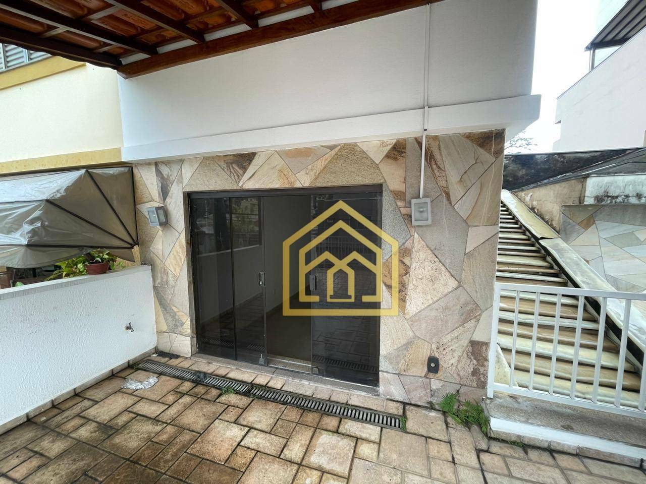 Sobrado à venda com 3 quartos, 210m² - Foto 4