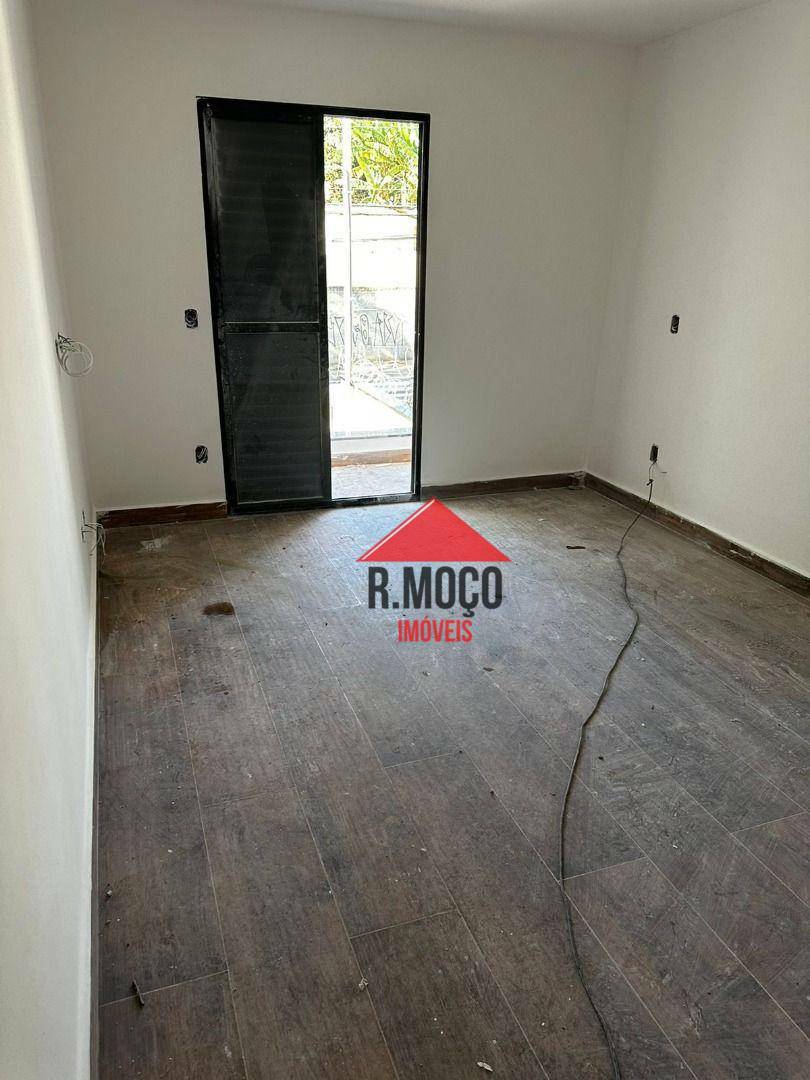 Sobrado à venda com 3 quartos, 130m² - Foto 3