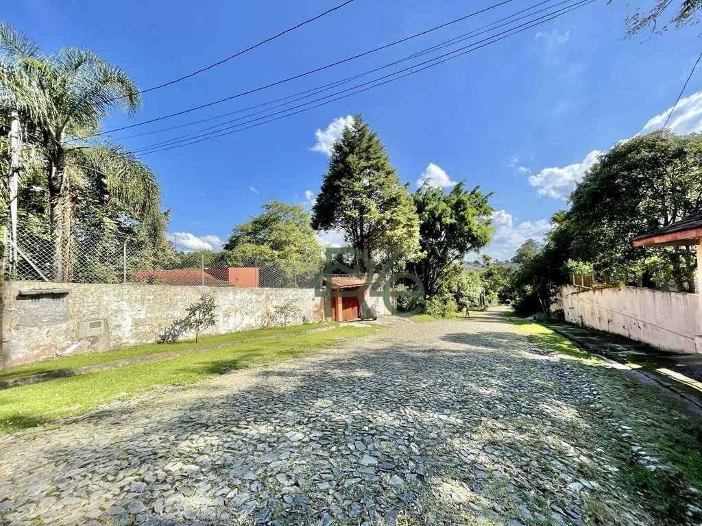 Casa de Condomínio à venda com 4 quartos, 500m² - Foto 2