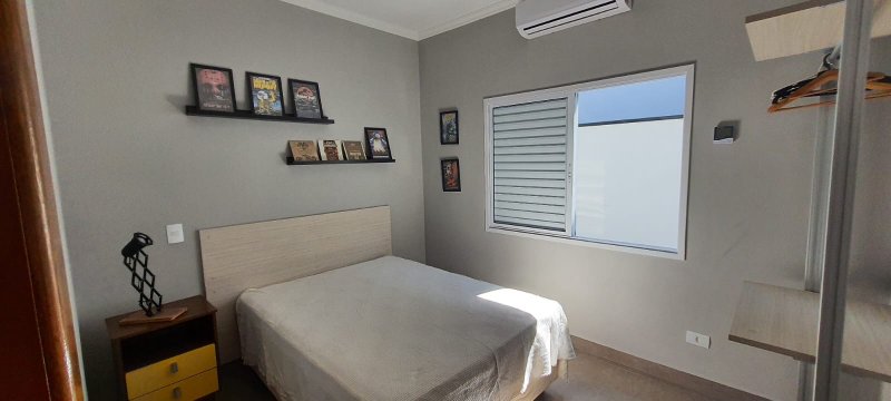 Casa à venda com 4 quartos, 220m² - Foto 12