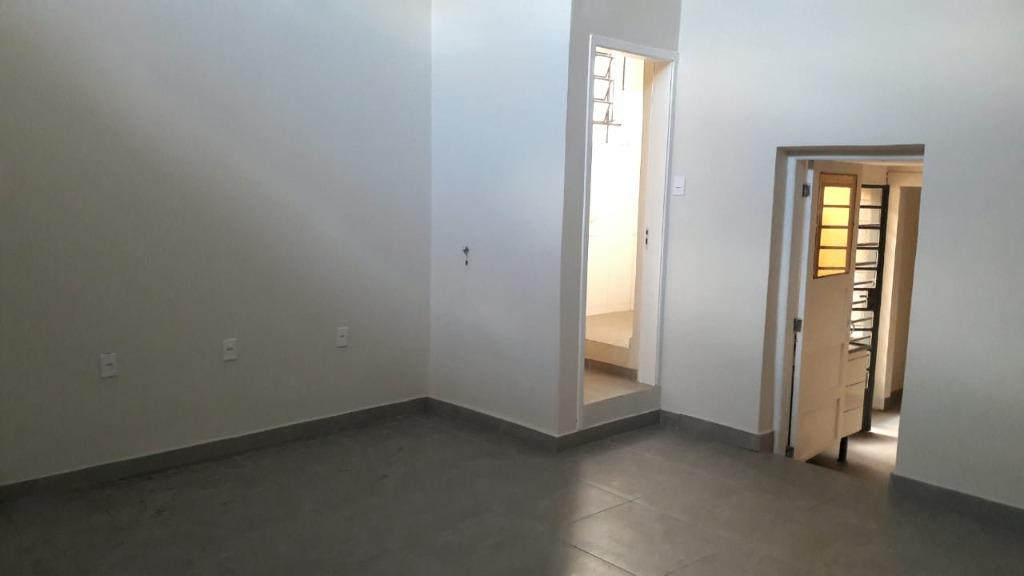 Casa à venda com 6 quartos, 280m² - Foto 10