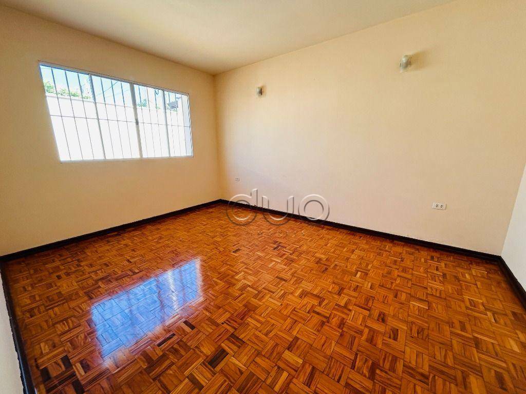 Casa à venda com 3 quartos, 200m² - Foto 1