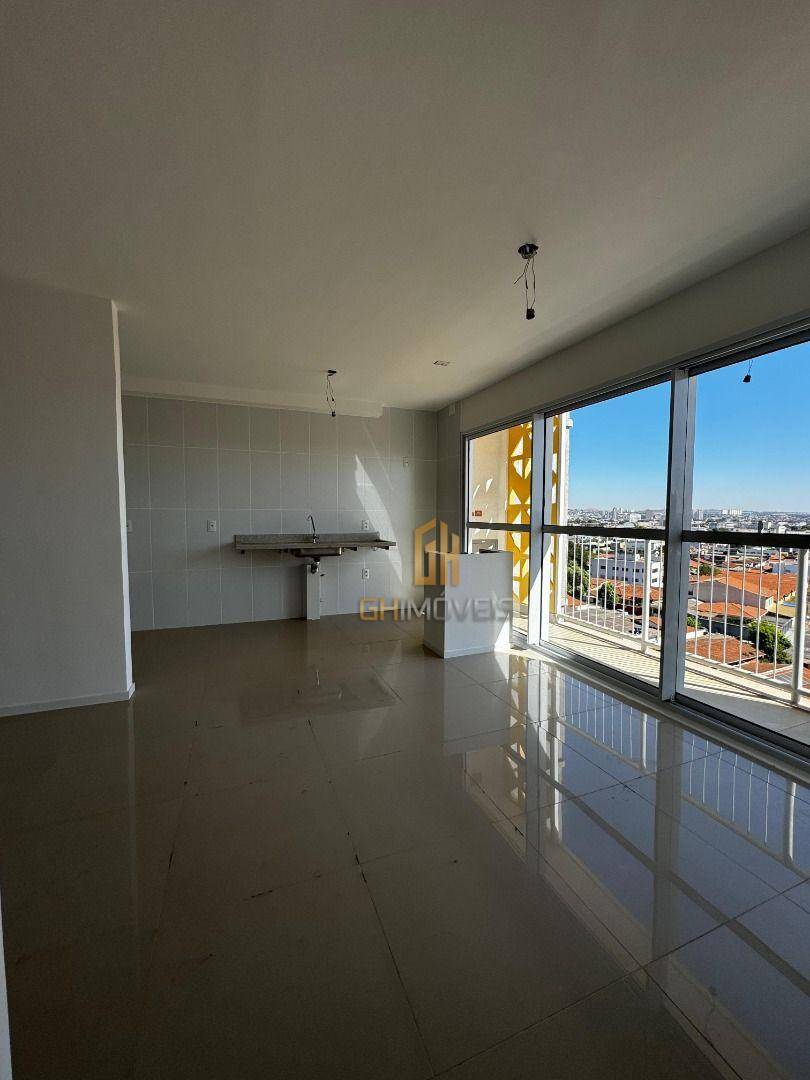 Apartamento à venda com 3 quartos, 76m² - Foto 2