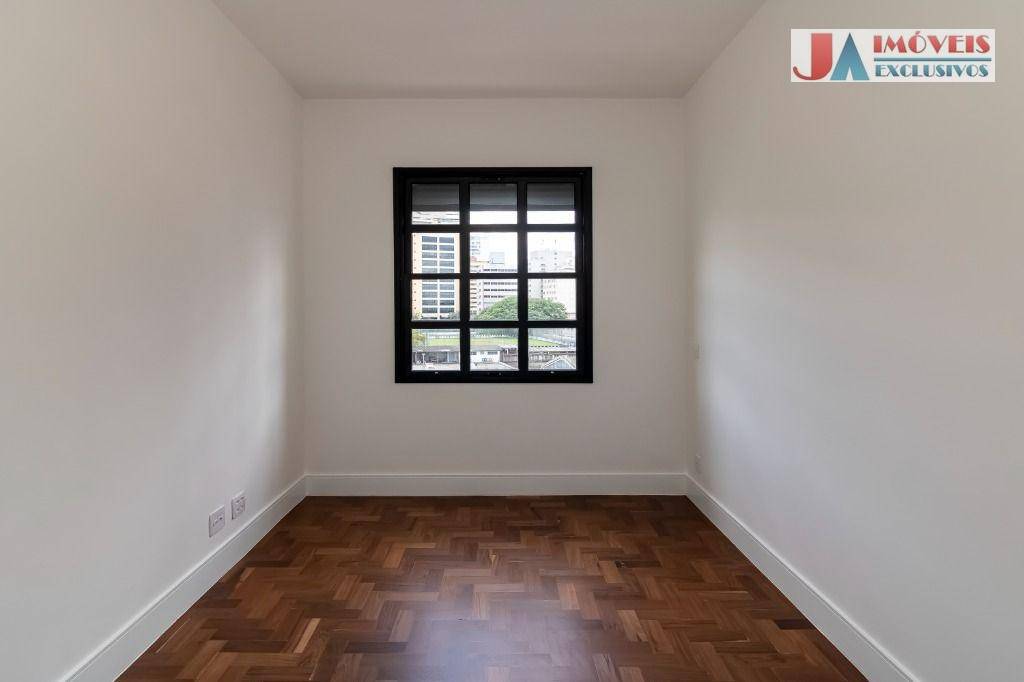 Apartamento à venda com 3 quartos, 212m² - Foto 32