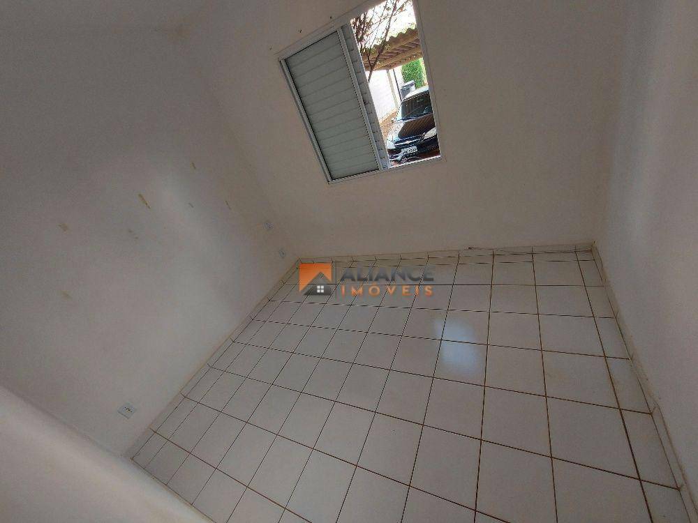 Apartamento para alugar com 2 quartos, 50m² - Foto 13