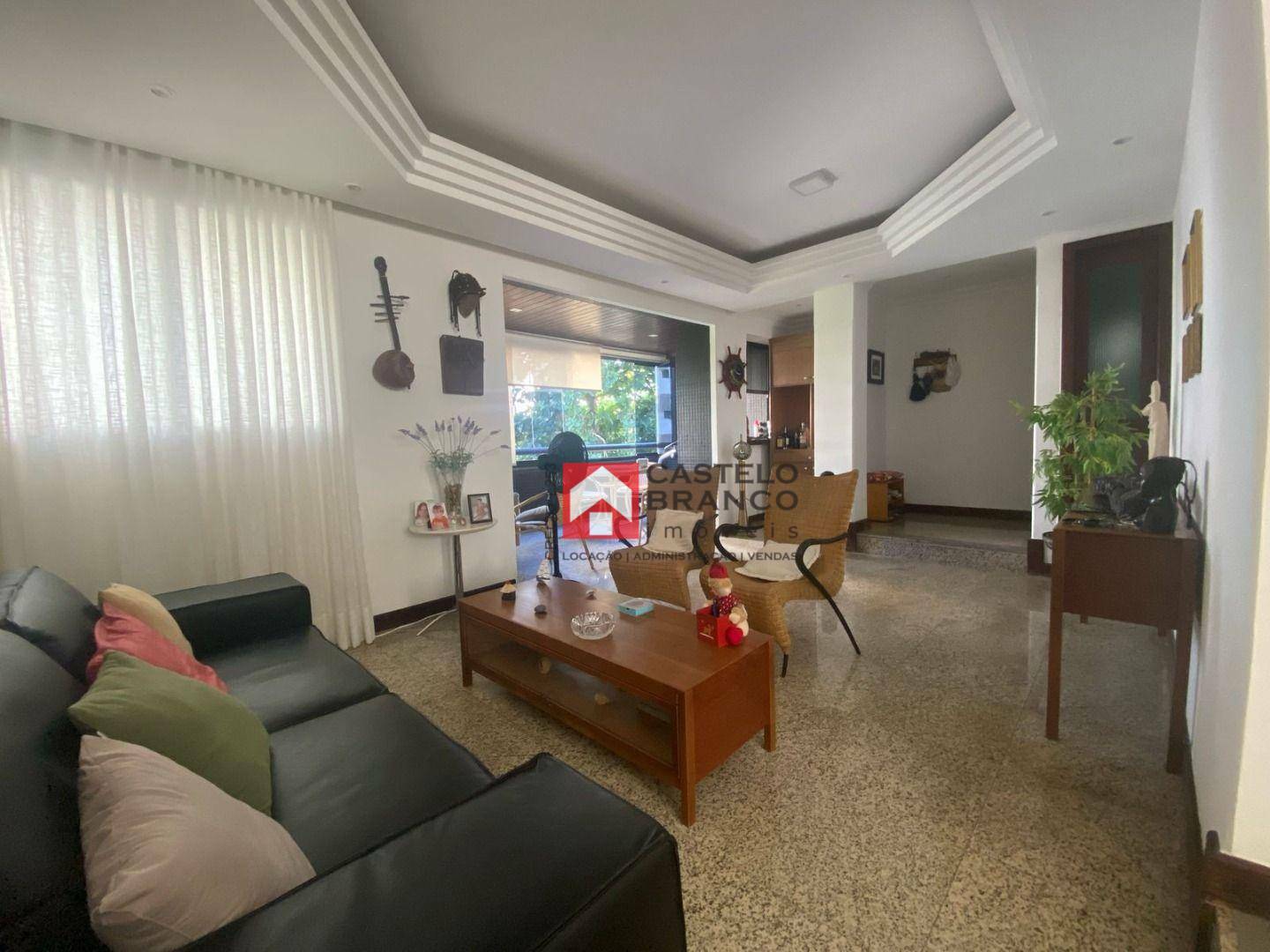 Apartamento à venda com 3 quartos, 146m² - Foto 1