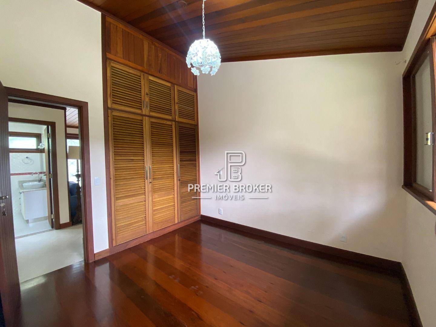 Casa de Condomínio à venda com 4 quartos, 550m² - Foto 18