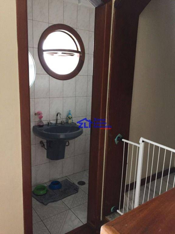 Sobrado à venda com 3 quartos, 200m² - Foto 36