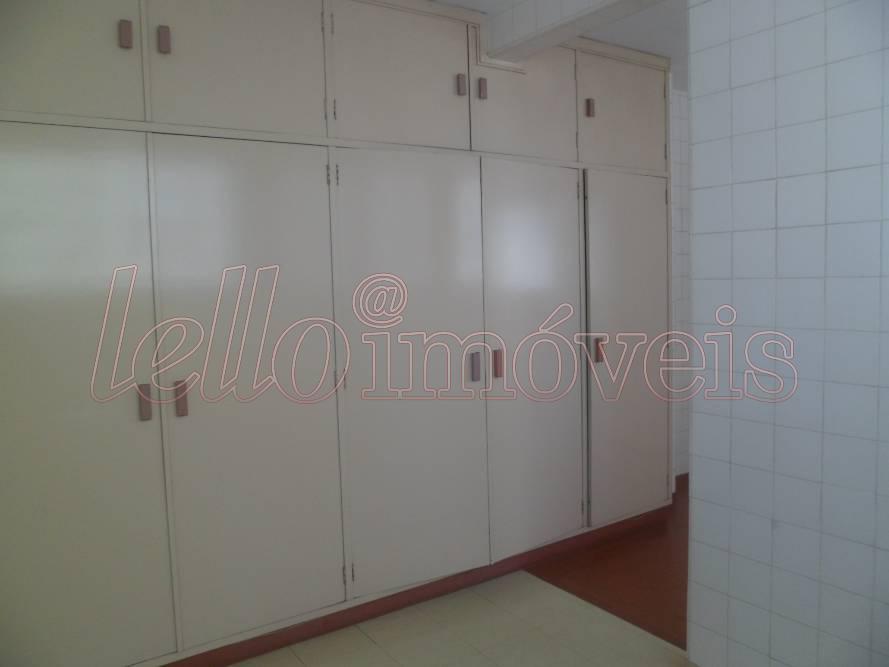 Apartamento para alugar com 3 quartos, 240m² - Foto 13