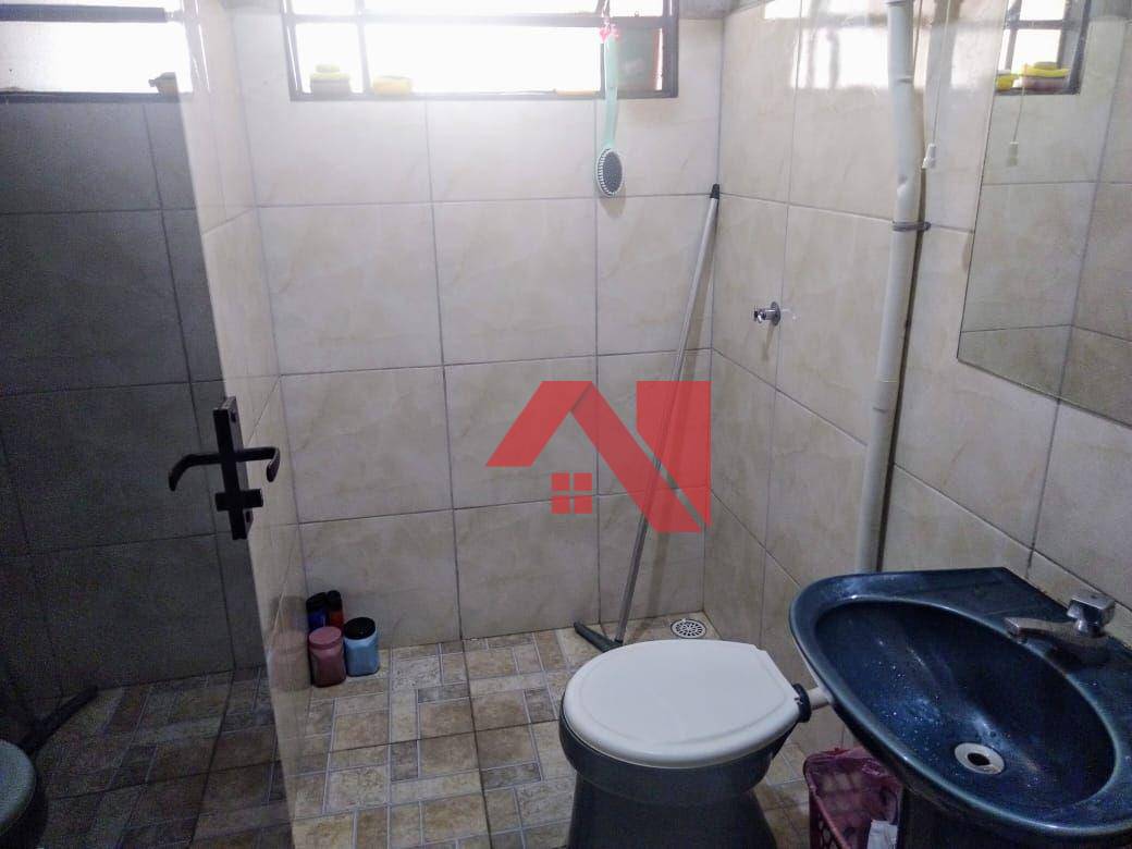 Casa à venda com 2 quartos, 40m² - Foto 8