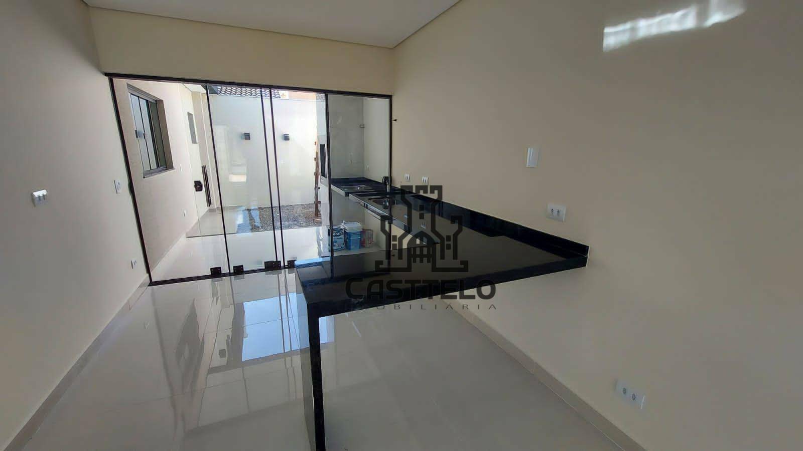 Casa à venda com 3 quartos, 79m² - Foto 13